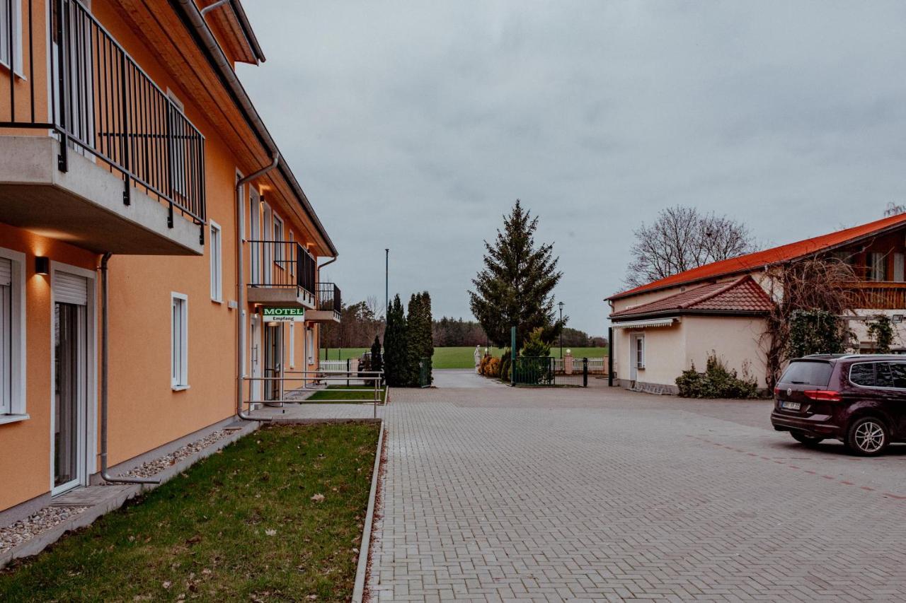 Motel Zur Dachsbaude Wandlitz Exterior foto